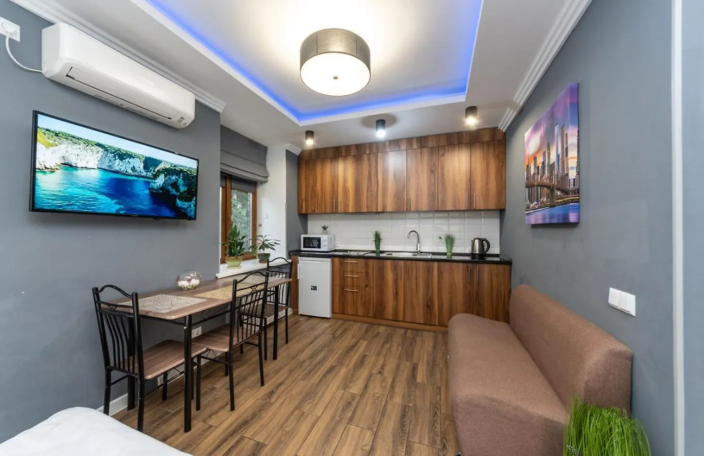 #1 High Tech Studio Near Kreschatik Kiev