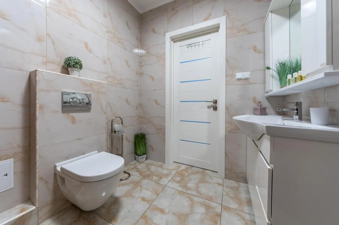 #1 High Tech Studio Near Kreschatik Kiev Ucrania
