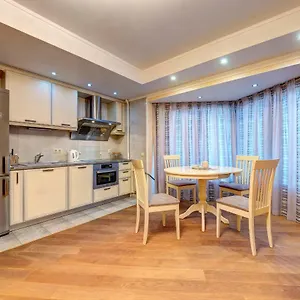 Апартаменты Near The Shopping Center Gulliver, Киев